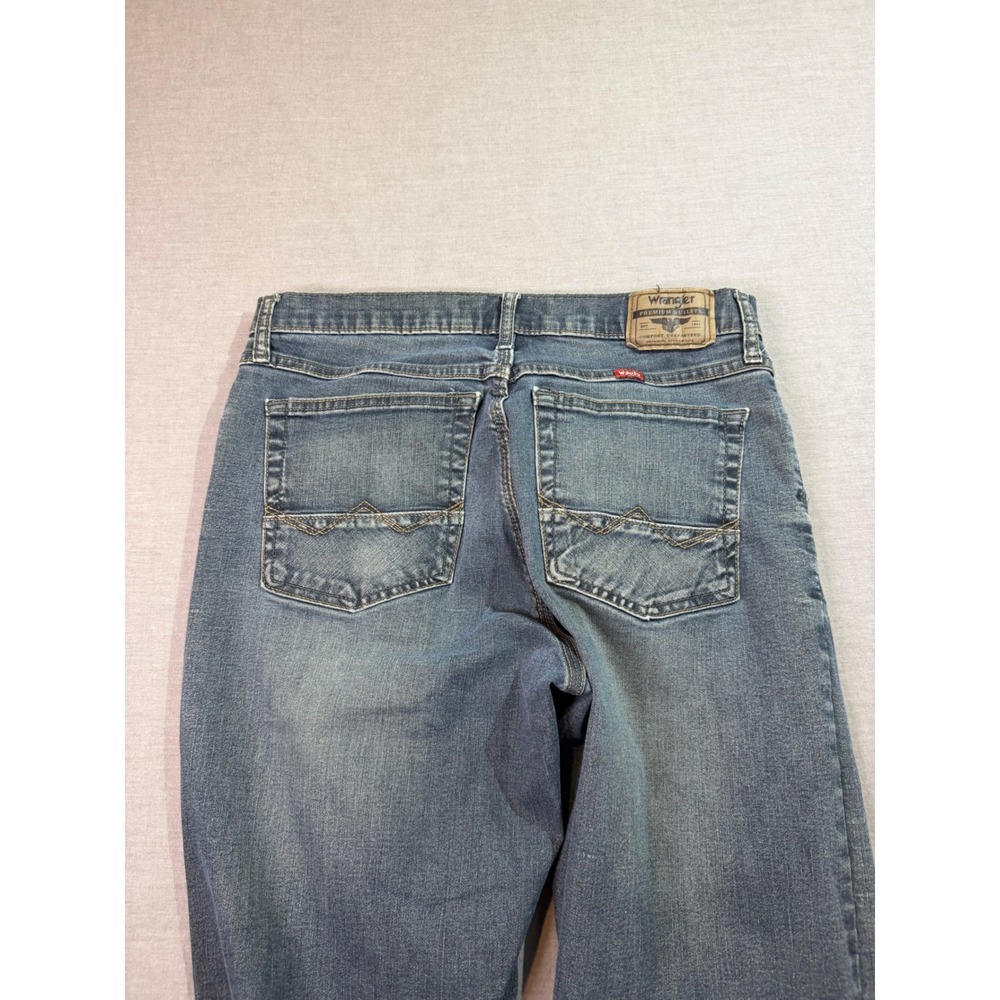 Wrangler Relaxed Boot Jeans Womens 32x32 Blue Excellent Stretch Flex Denim - Picture 9 of 10